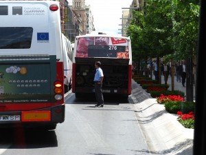 Vehículo 276 averiado en Gran Vía, generando importantes retenciones en ambos sentidos y afectando al 70% de las lineas en servicio en la ciudad.