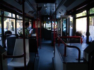 Bus durante el "desalojo"