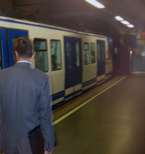 La unidad 2047-2048 en la estación de Oporto