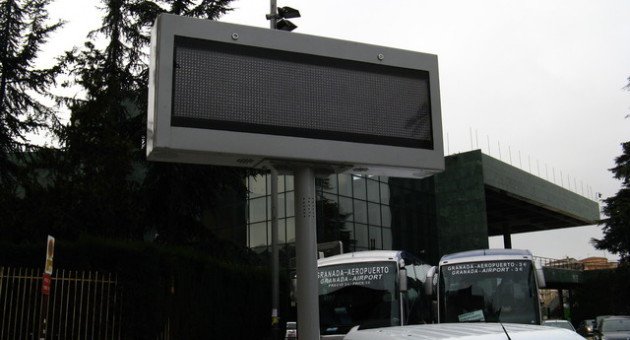 Panel de Información en la parada del Palacio de Congresos