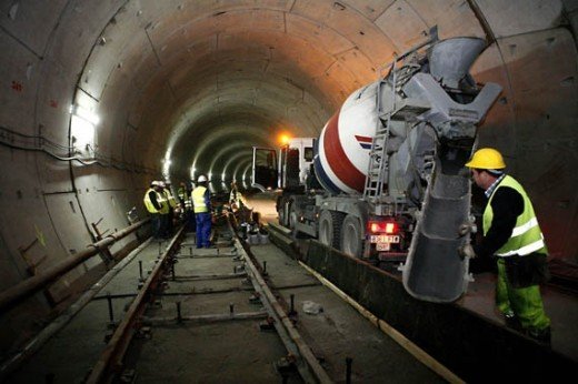 Instalación de vía en placa en la línea 11 de Metro Madrid