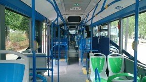 Interior de un autobús de la LAC (Línea de Alta capacidad) de Granada.