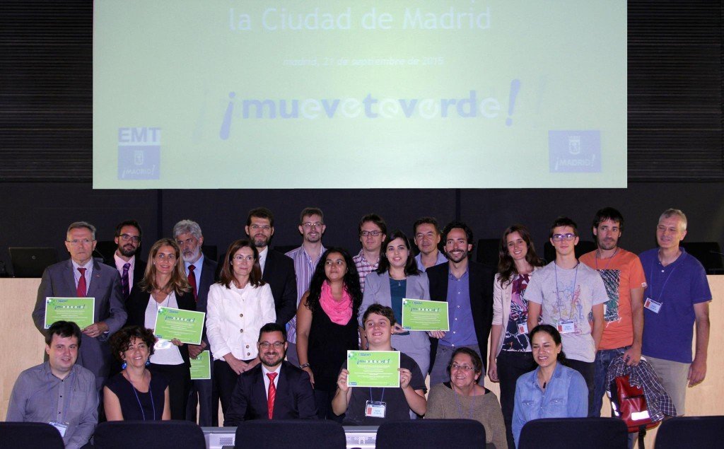 Foto de grupo con los Muévete Verde galardonados en esta edición