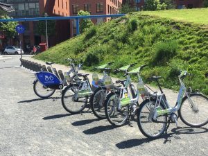 Estación física de nextbike junto a estación virtual de LIDL-Bike